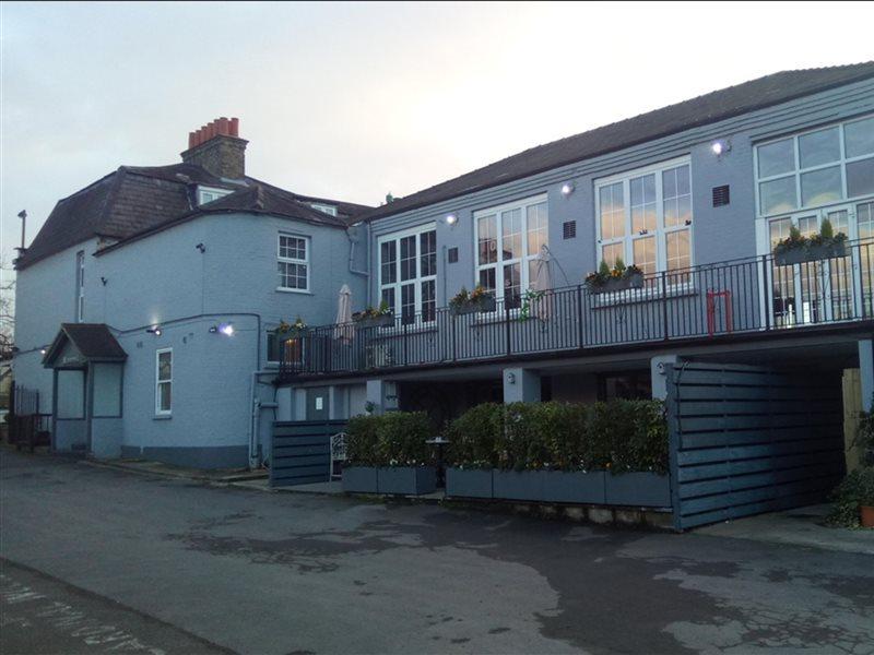 Hampton Court Hotel 东莫尔西 外观 照片
