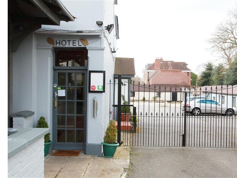 Hampton Court Hotel 东莫尔西 外观 照片