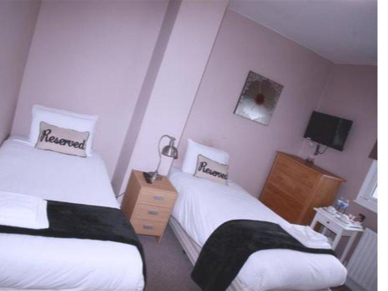 Hampton Court Hotel 东莫尔西 外观 照片